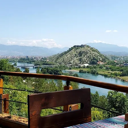 Center * Szkodra